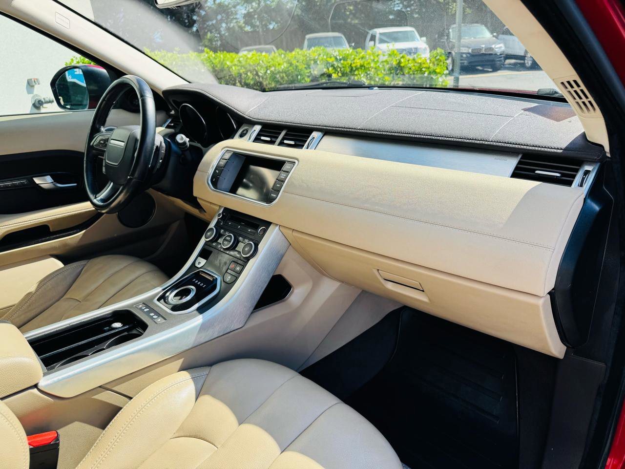 Used 2015 Land Rover Range Rover Evoque Pure Premium AWD/4WD image 23