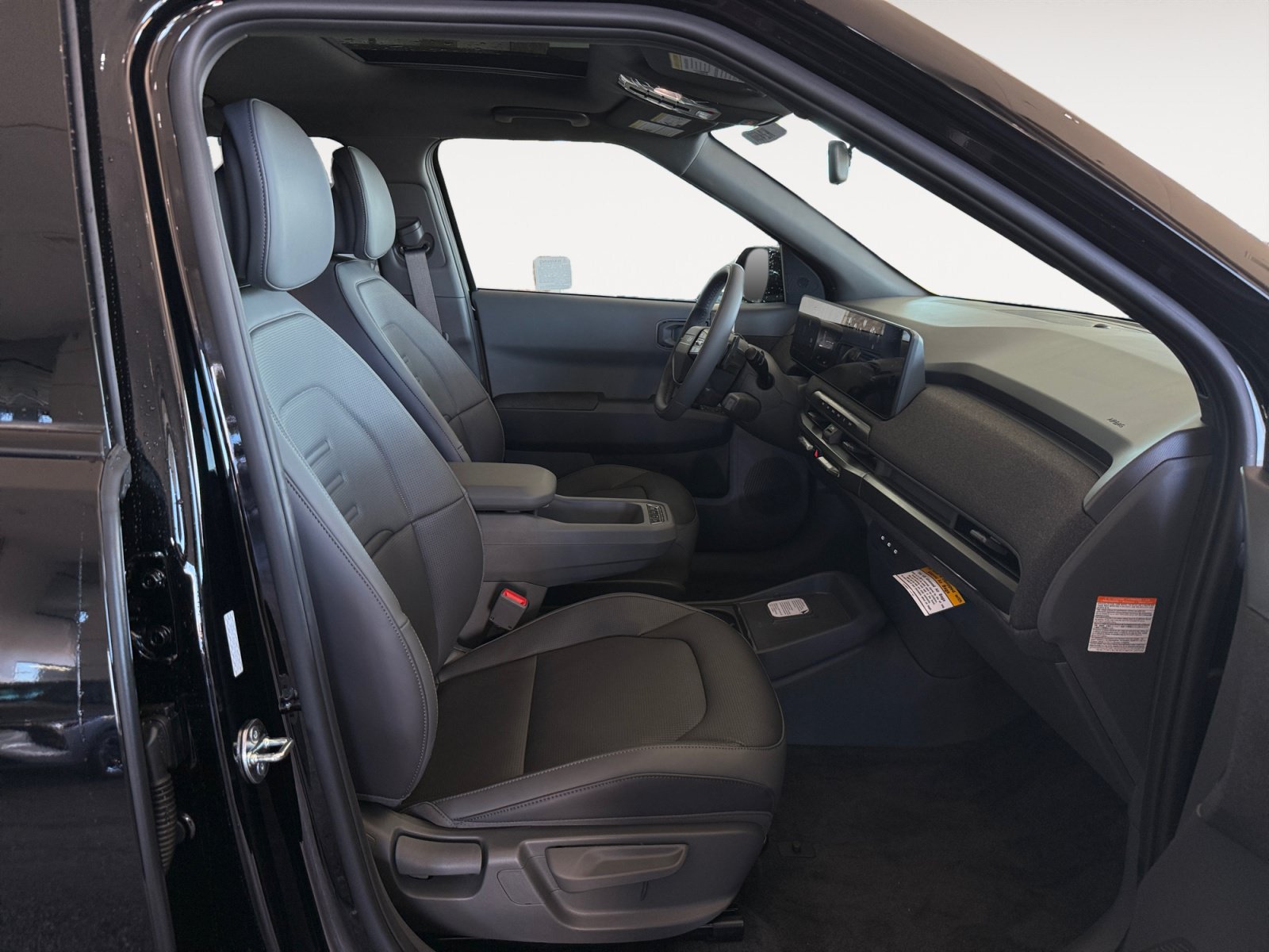 New 2027 Kia EV3 Land FWD image 19