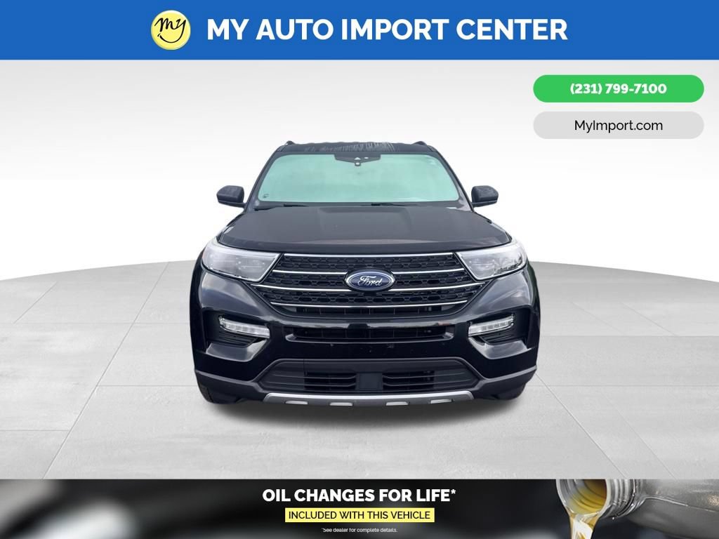 Used 2021 Ford Explorer XLT w/ Equipment Group 202A AWD/4WD image 2