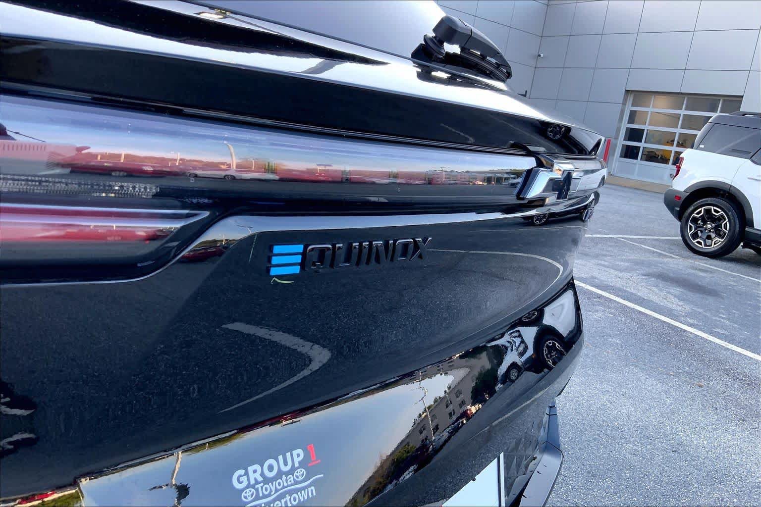 Used 2025 Chevrolet Equinox EV RS FWD image 27