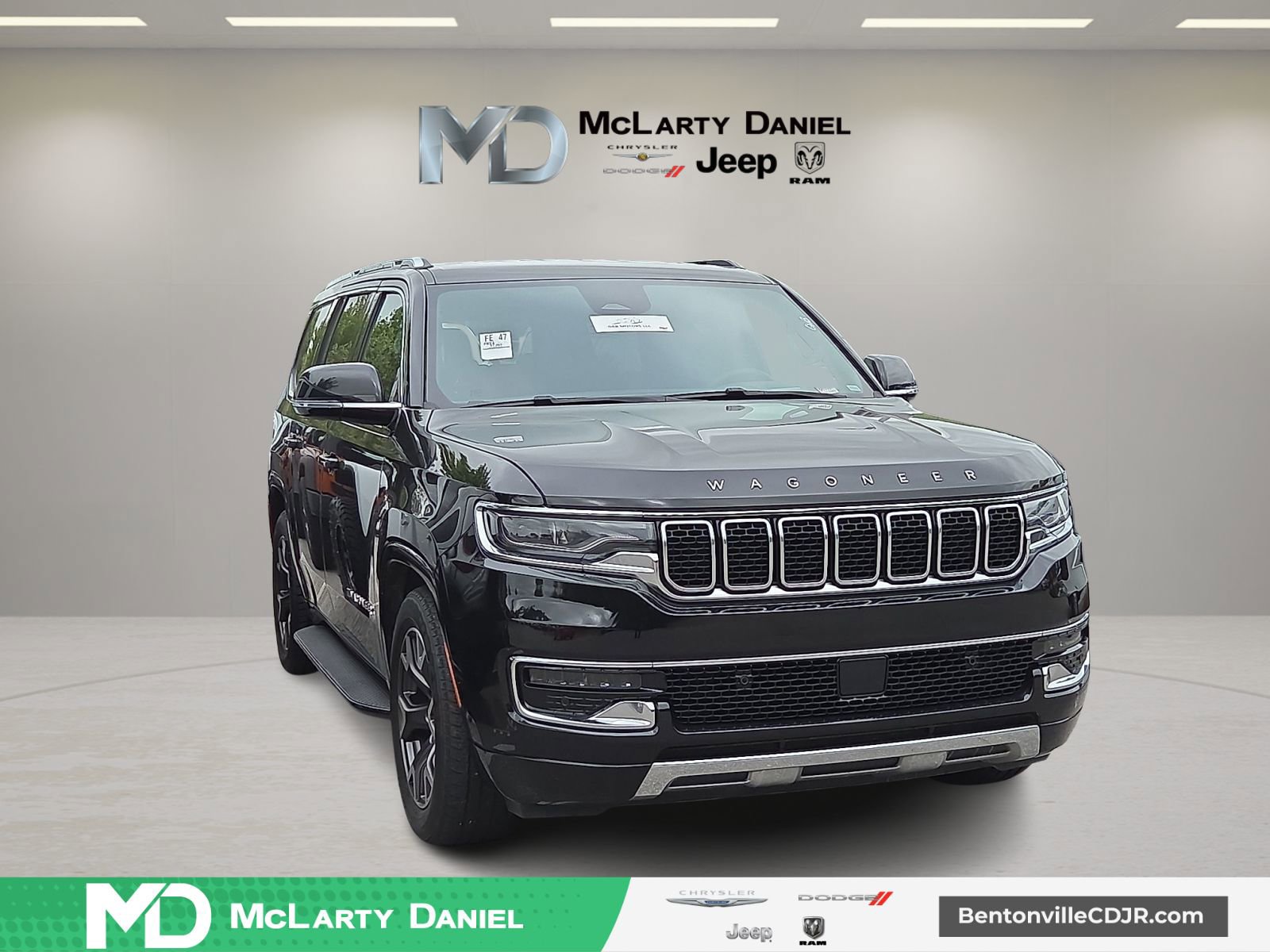 Used 2024 Jeep Wagoneer Series III AWD/4WD image 1