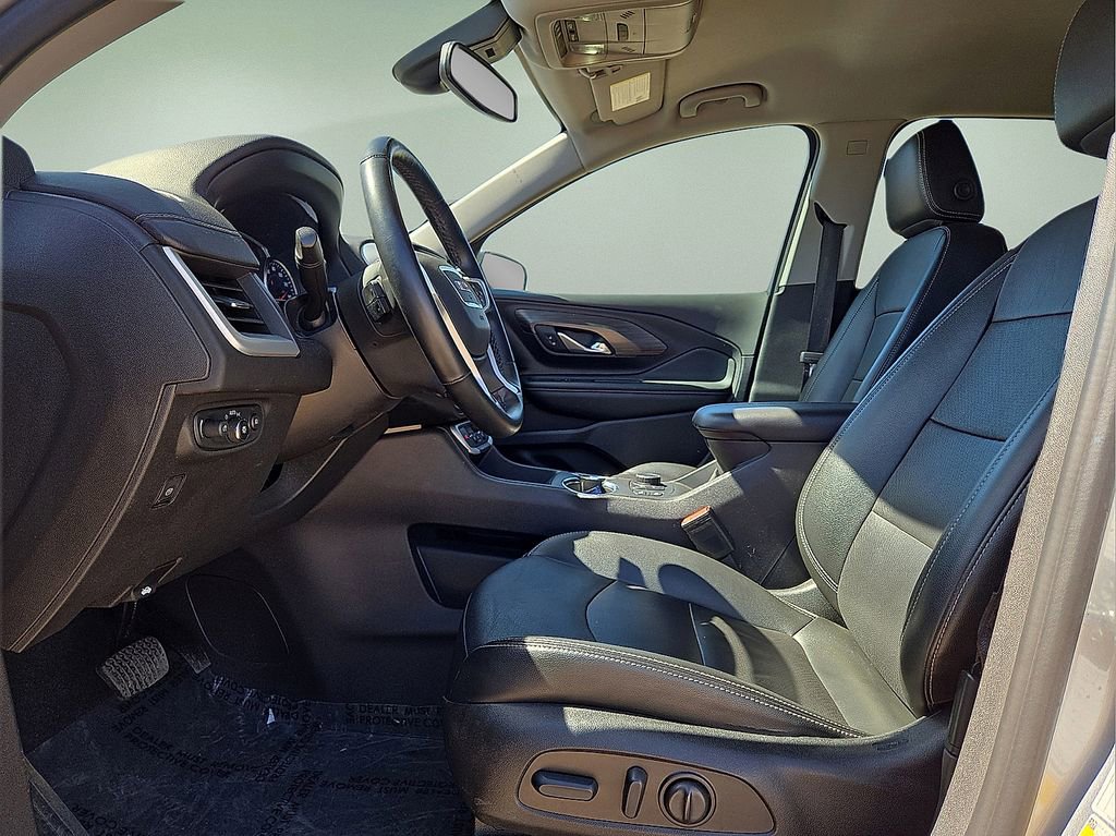 Used 2024 GMC Terrain SLT image 25