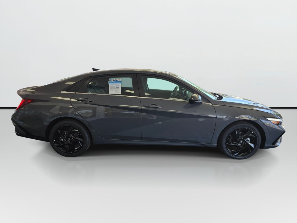 New 2026 Hyundai Elantra SEL Sport Premium FWD image 3