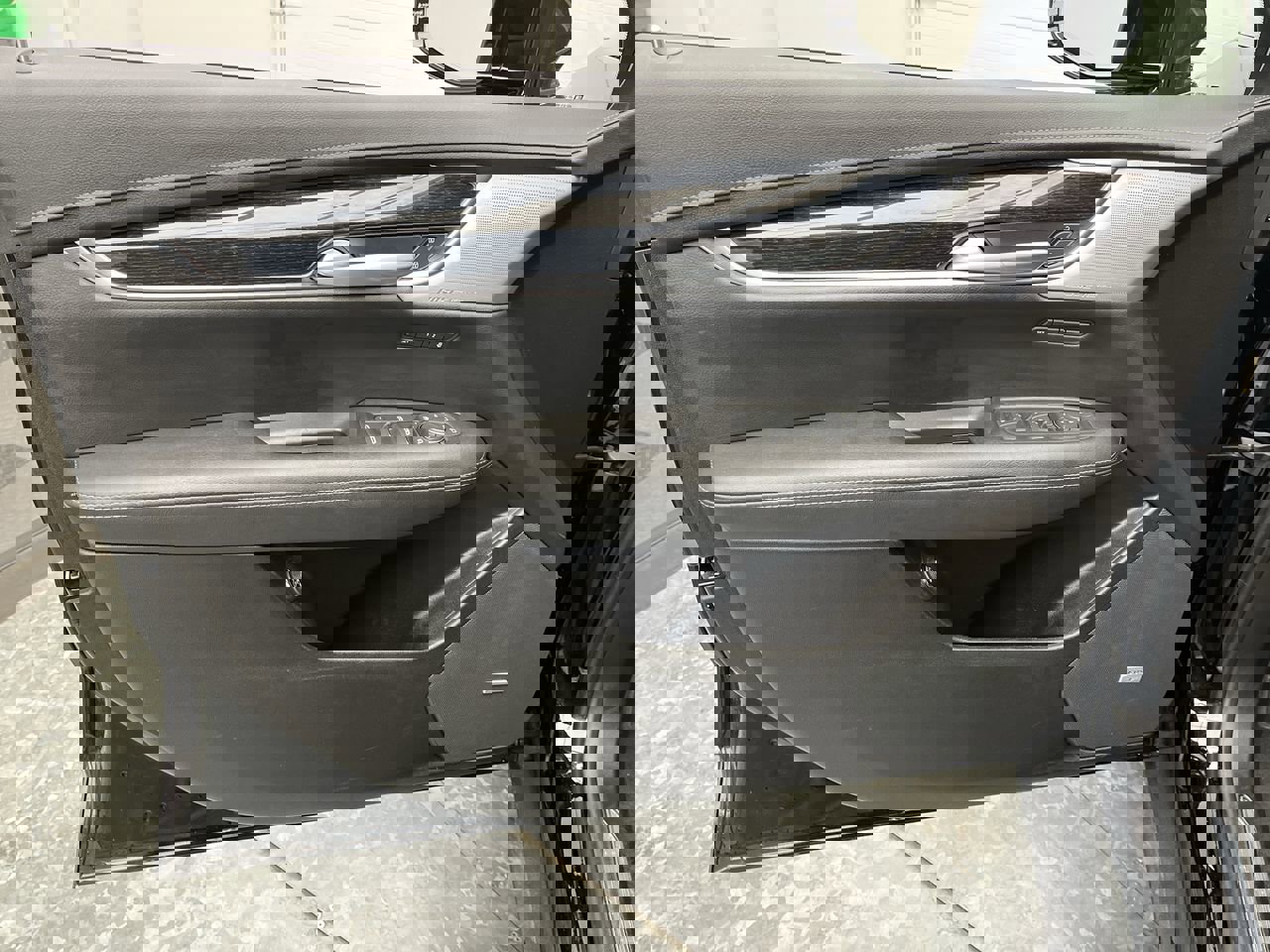 Certified 2025 Cadillac XT5 Premium Luxury image 9