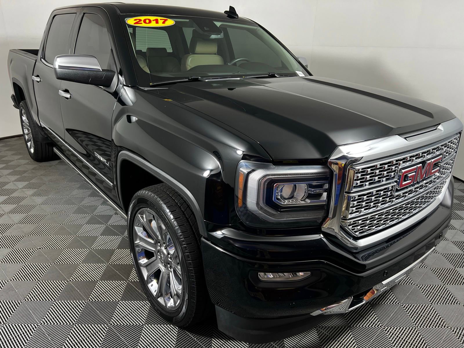 Used 2017 GMC Sierra 1500 Denali w/ Denali Ultimate Package AWD/4WD image 3