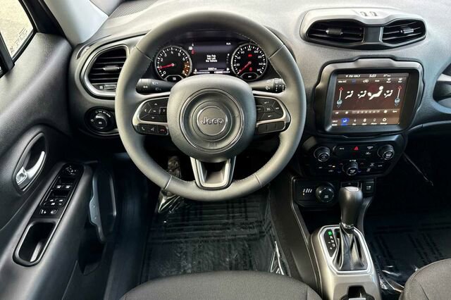 Used 2022 Jeep Renegade Latitude AWD/4WD image 14