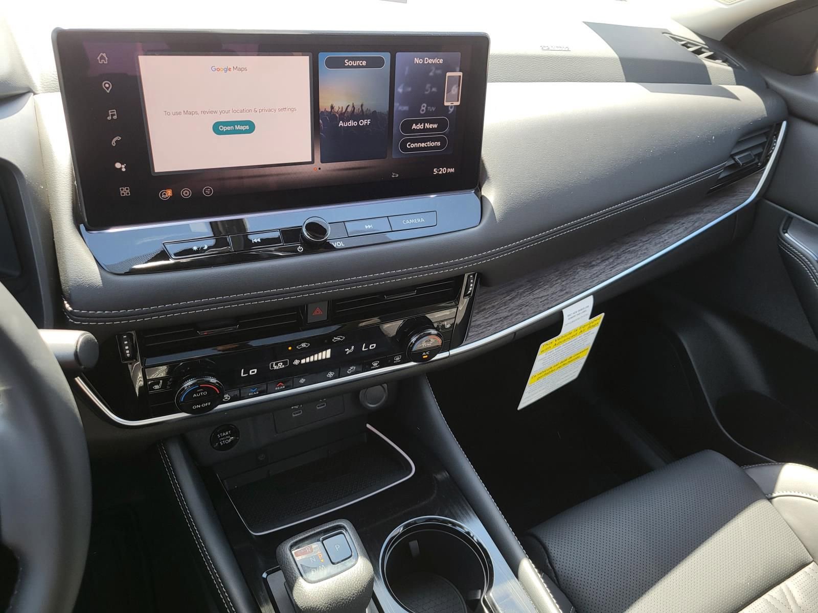 New 2026 Nissan Rogue Platinum image 3