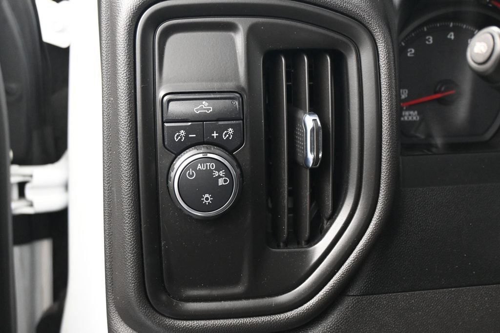 Used 2023 Chevrolet Silverado 1500 Custom RWD image 17