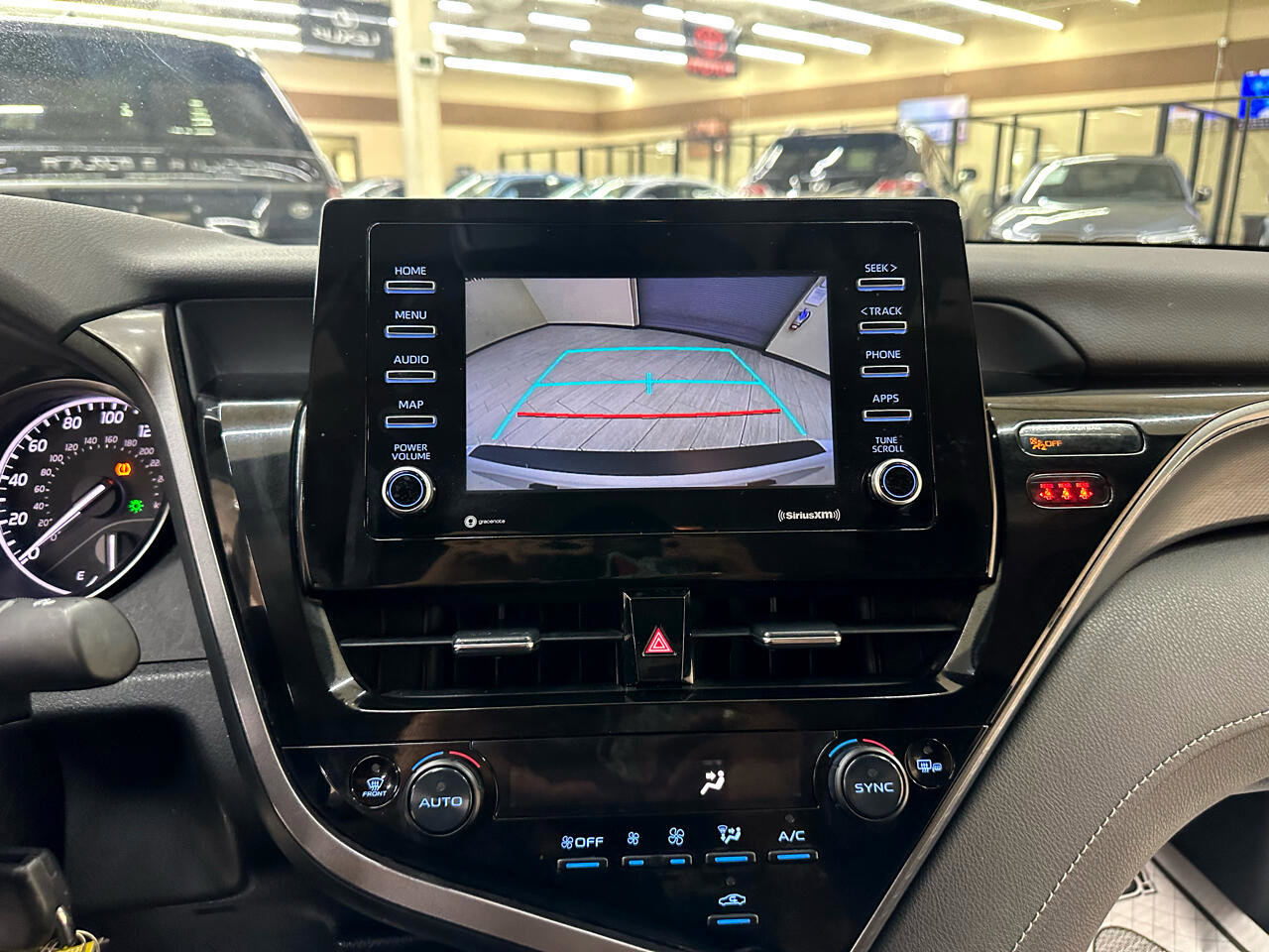 Used 2023 Toyota Camry SE image 27