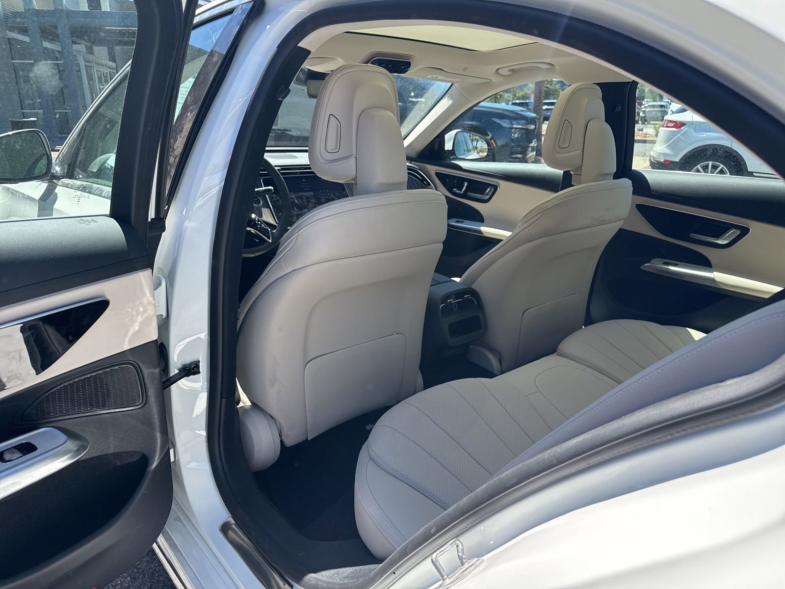 Used 2025 Mercedes-Benz E 350 Sedan image 16