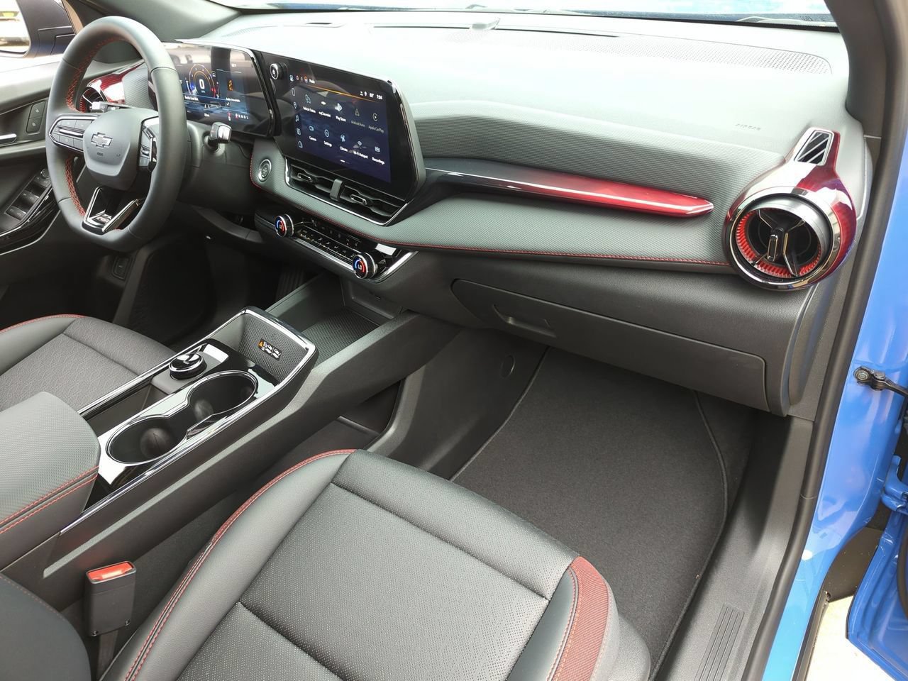 New 2027 Chevrolet Equinox RS w/ Safety and Technology Package FWD image 26