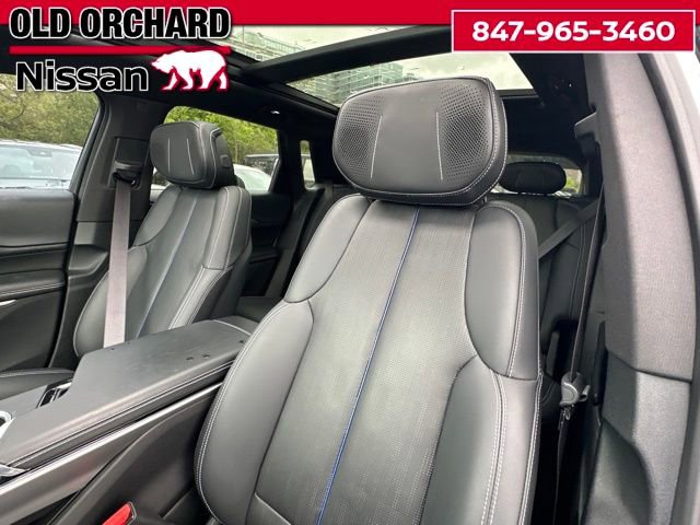 Used 2024 Cadillac Lyriq Luxury AWD/4WD image 11