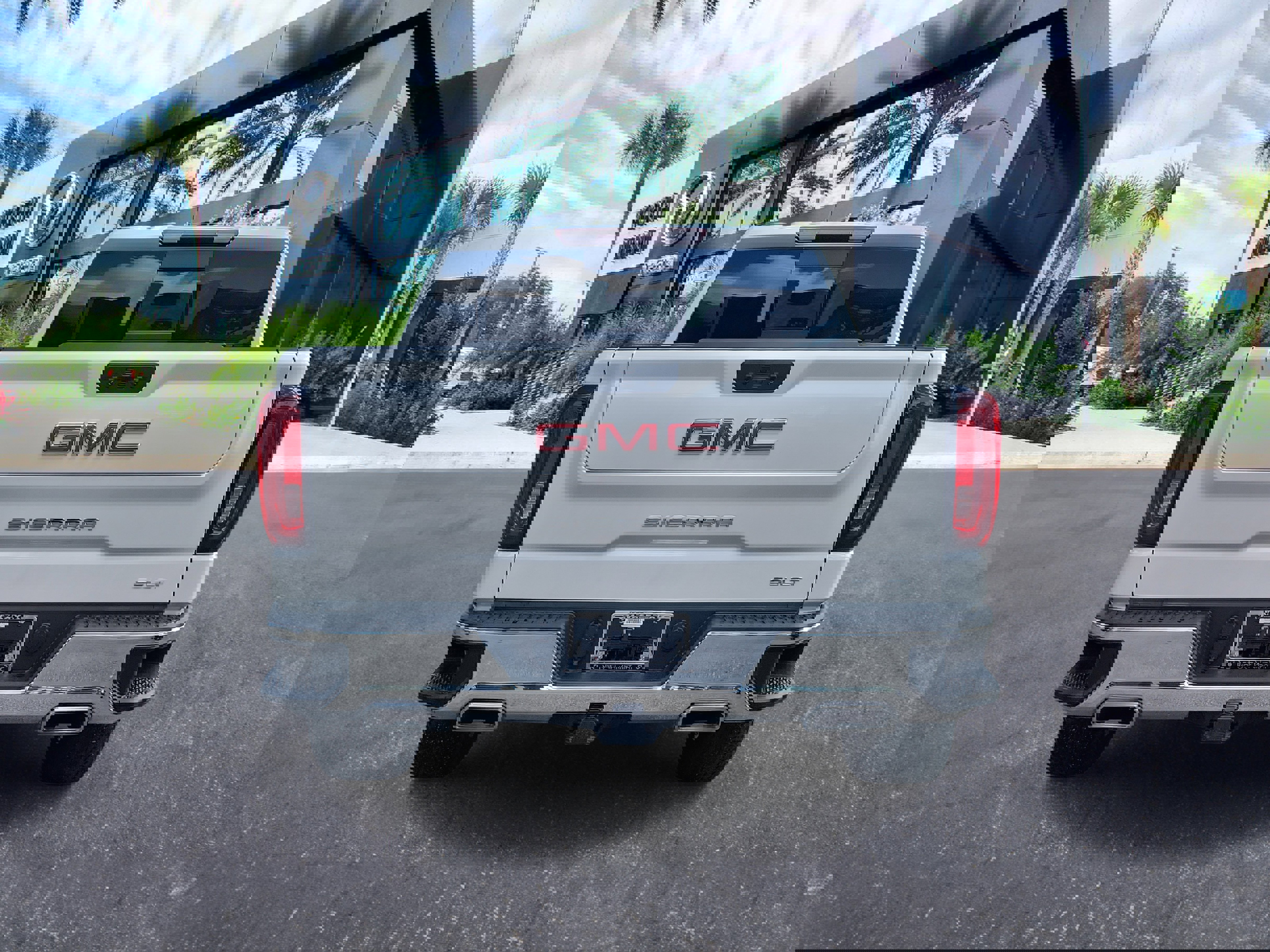 Used 2023 GMC Sierra 1500 SLT w/ SLT Premium Package image 4