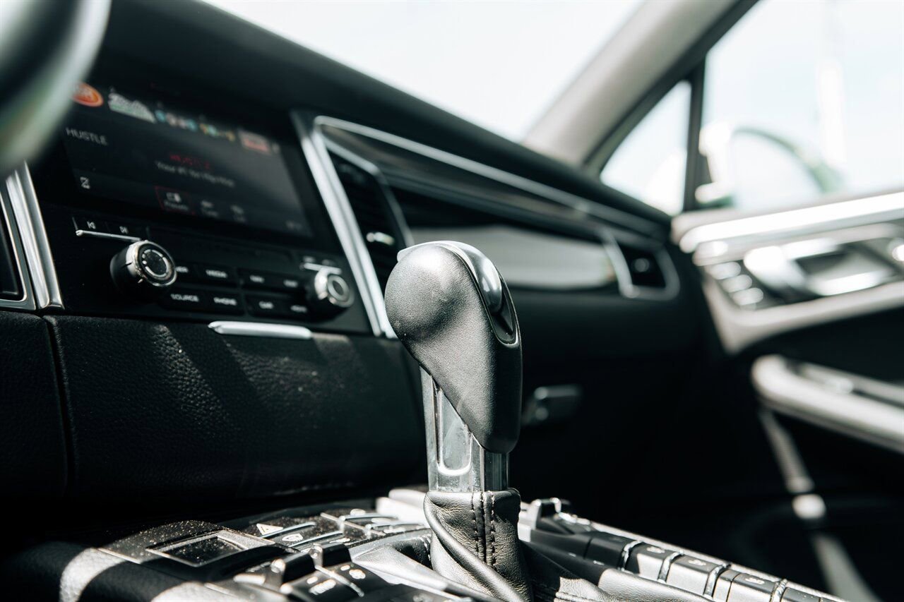 Used 2018 Porsche Macan S image 29