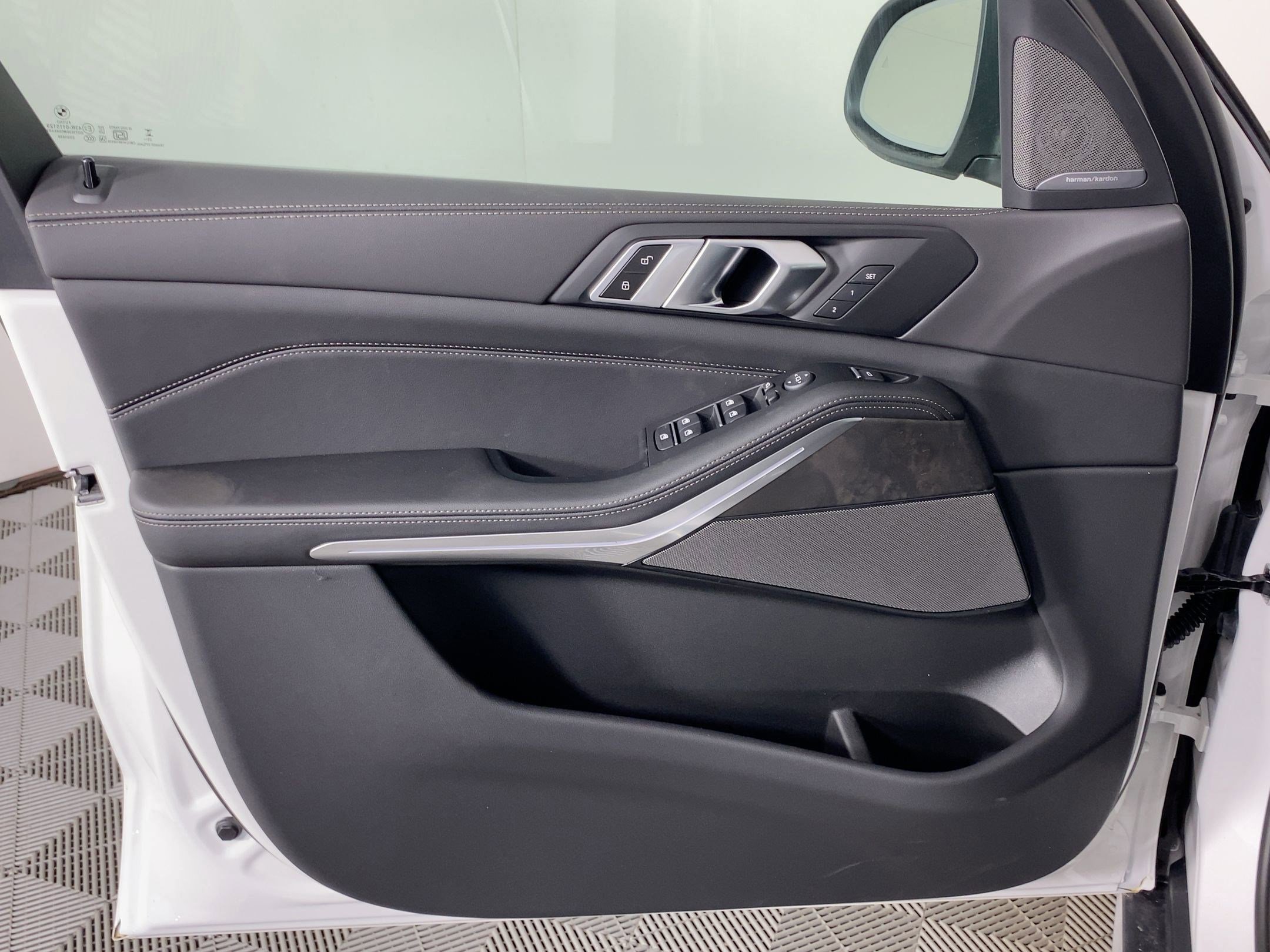 Used 2026 BMW X5 sDrive40i w/ Premium Package image 10