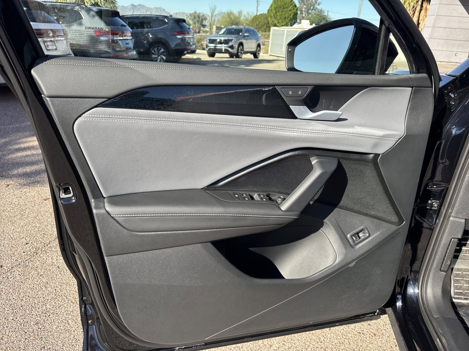 New 2026 Volkswagen Tiguan SE R-Line image 12