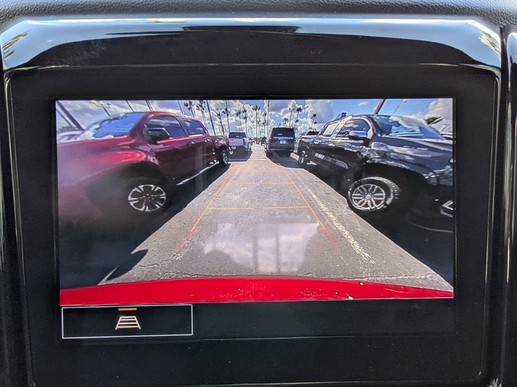 Used 2023 Chevrolet Traverse LT image 24