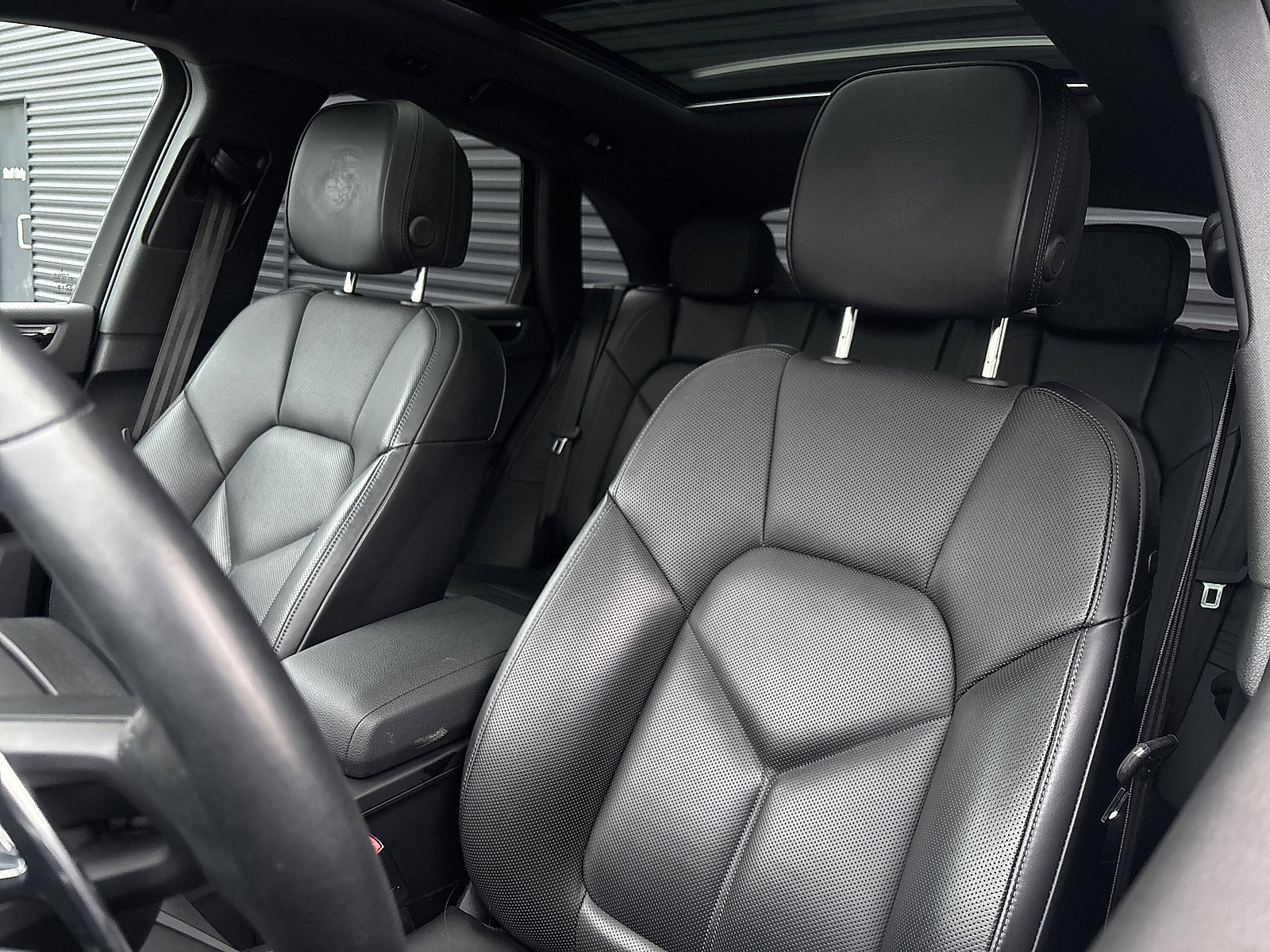 Certified 2024 Porsche Macan image 12