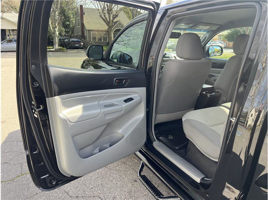 Used 2012 Toyota Tacoma PreRunner w/ SR5 Pkg RWD image 14