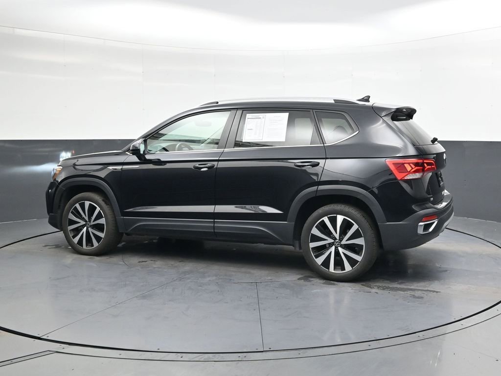 Used 2024 Volkswagen Taos SE image 7
