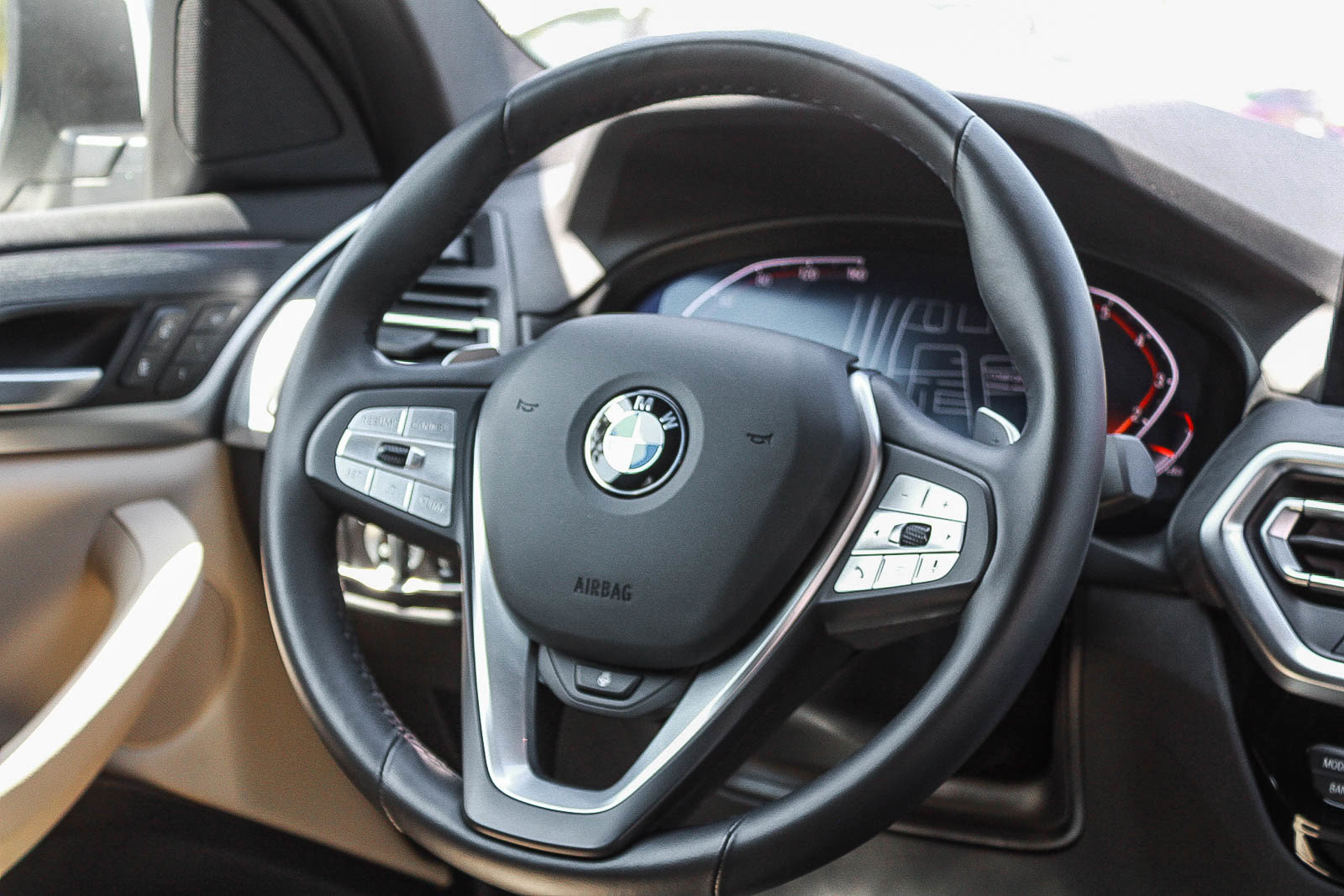 Used 2024 BMW X4 xDrive30i w/ Premium Package AWD/4WD image 15