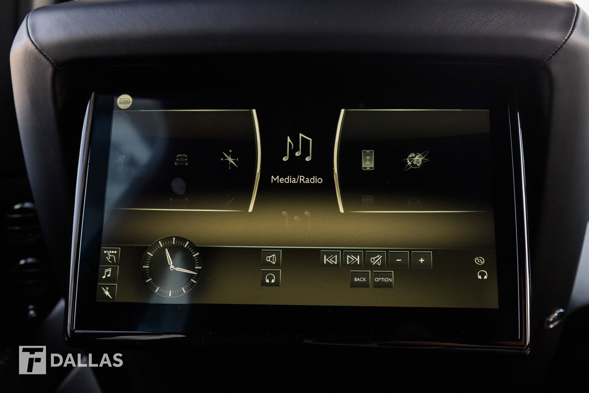 Used 2022 Rolls-Royce Cullinan Black Badge w/ Dark Exterior Package image 45