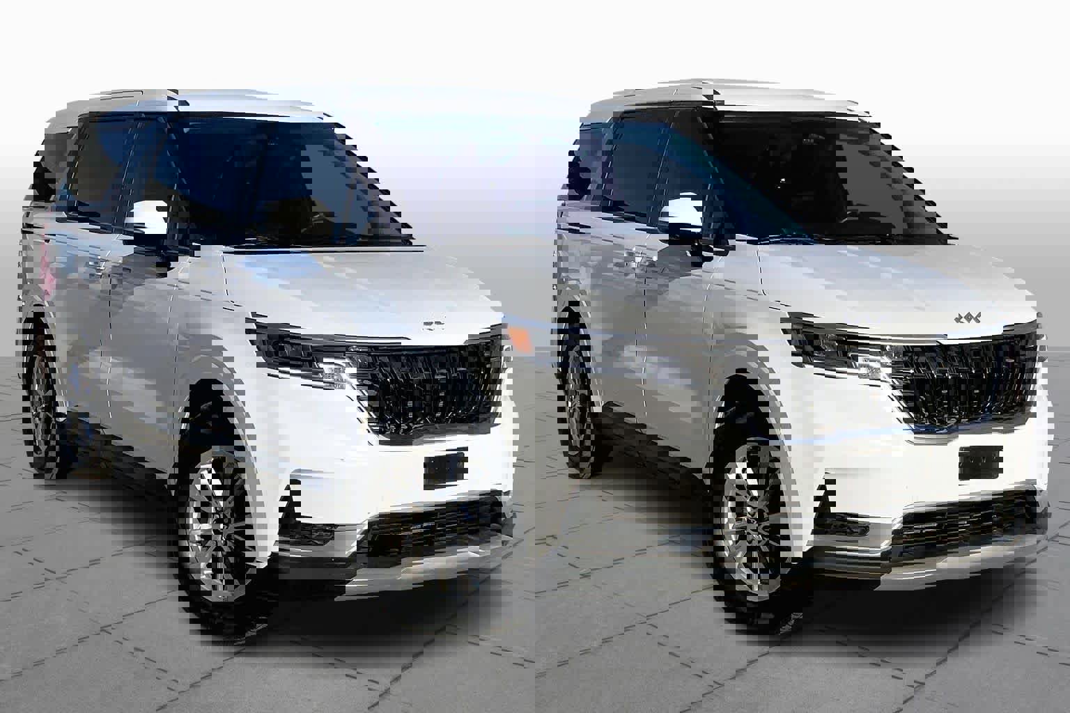 Used 2024 Kia Carnival LX image 2