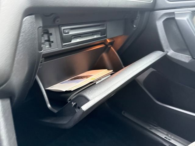 Used 2019 Volkswagen Tiguan SE image 9