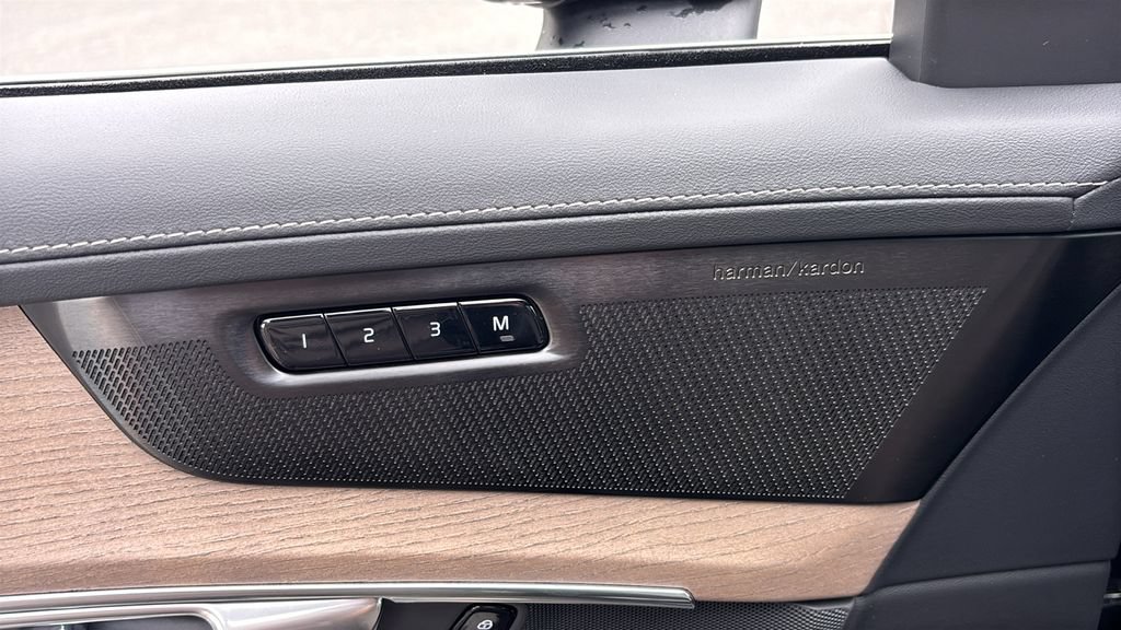 New 2026 Volvo XC90 B6 Plus AWD/4WD image 12