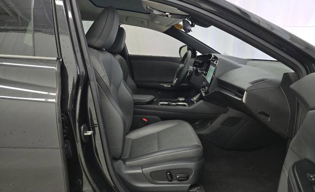 Used 2024 Lexus RZ 450e Premium w/ Technology Package image 6