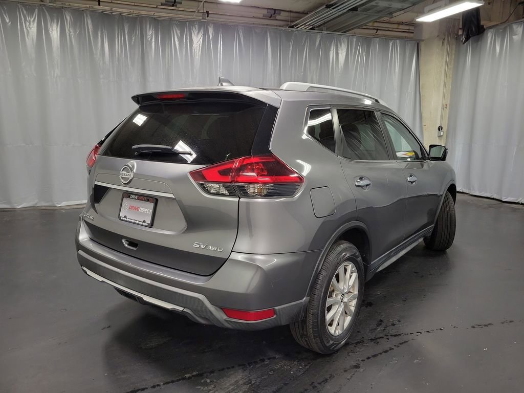 Used 2018 Nissan Rogue SV w/ Premium Package image 9