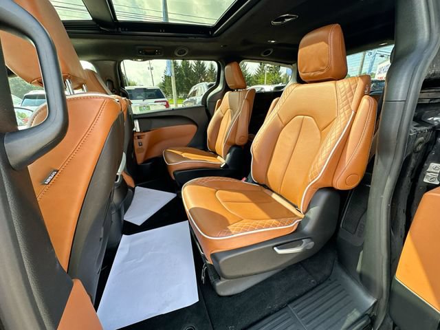 Used 2024 Chrysler Pacifica Pinnacle AWD/4WD image 29