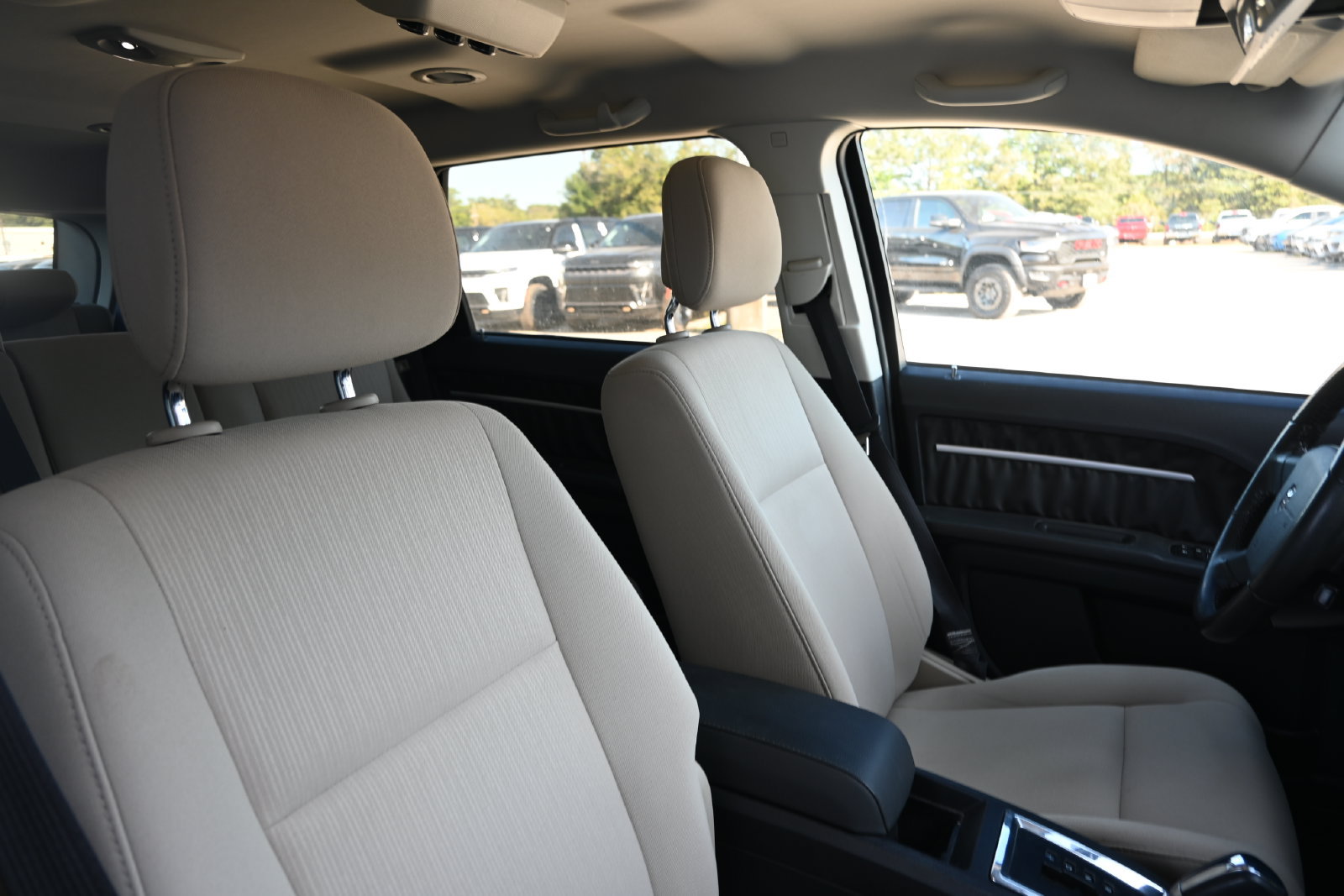 Used 2010 Dodge Journey SXT w/ Flexible Seating Group FWD image 30