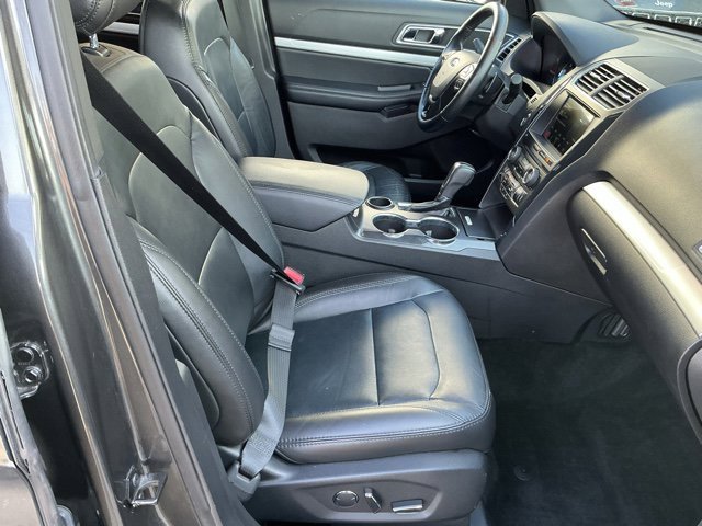 Used 2017 Ford Explorer XLT w/ Equipment Group 202A image 19