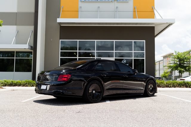 Used 2023 Bentley Flying Spur Azure AWD/4WD image 3