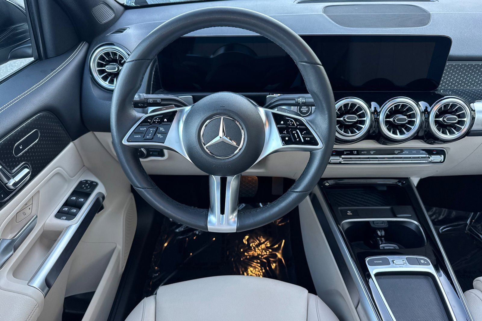 Certified 2025 Mercedes-Benz GLB 250 image 16