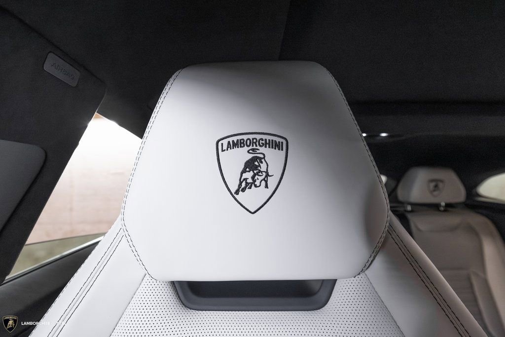New 2025 Lamborghini Urus SE AWD/4WD image 51