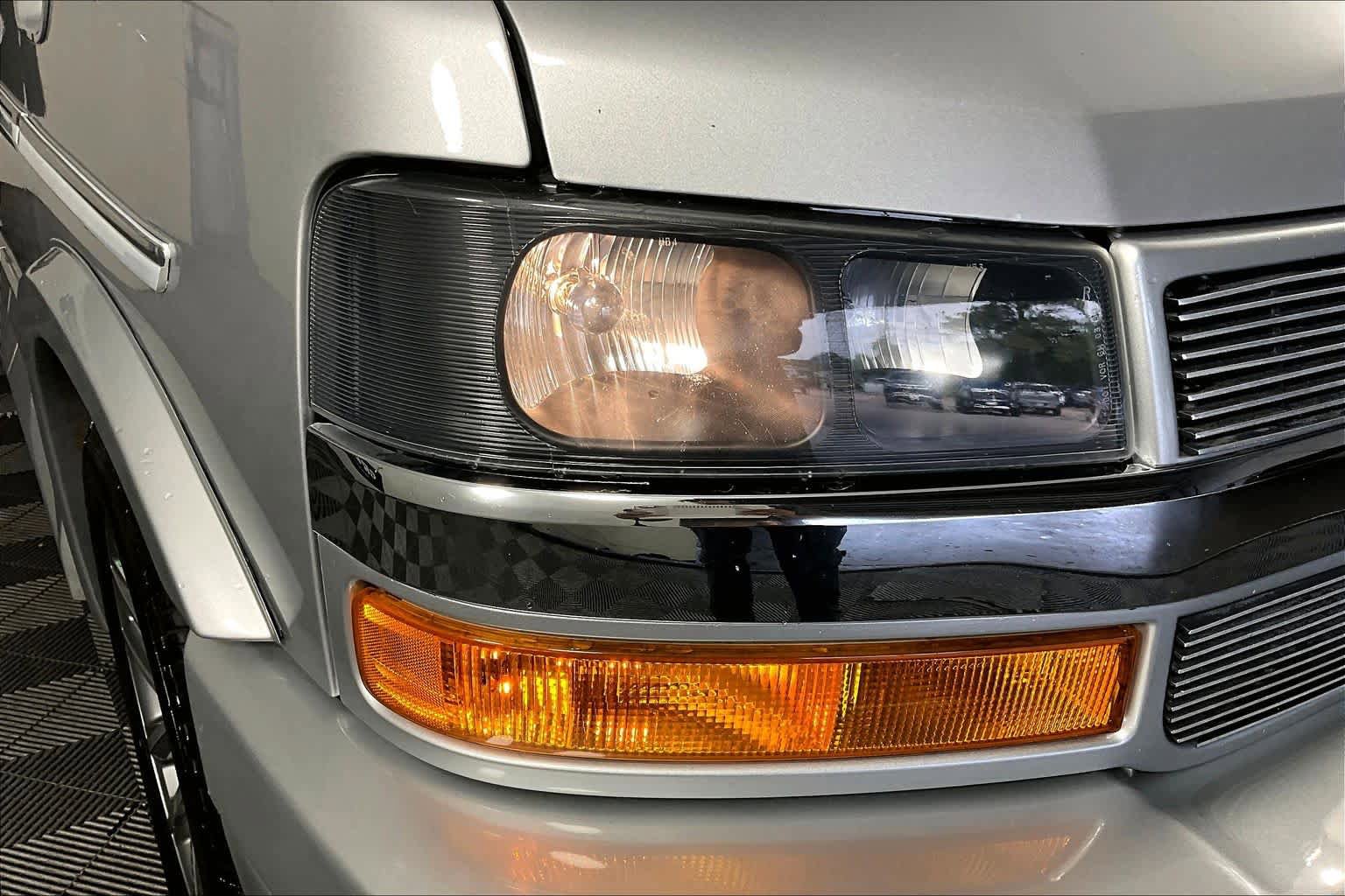 Used 2021 Chevrolet Express 2500 LS w/ Enhanced Convenience Package image 24
