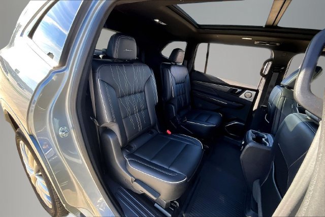 Used 2026 Buick Enclave Avenir w/ Super Cruise Package AWD/4WD image 25