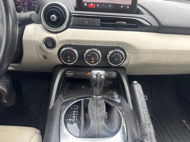 Used 2021 MAZDA MX-5 Miata RF Grand Touring RWD image 18