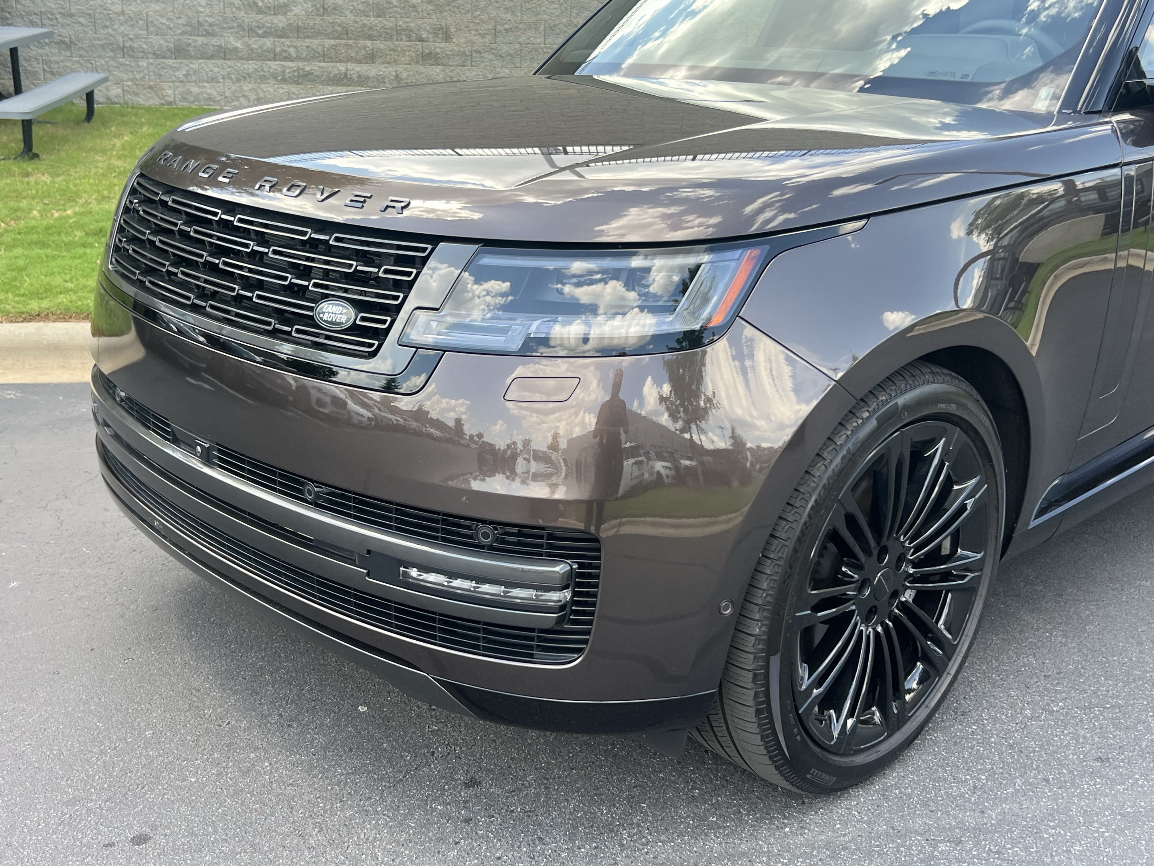Certified 2026 Land Rover Range Rover SE AWD/4WD image 11