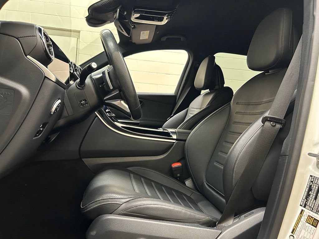 Used 2025 Mercedes-Benz GLC 350e 4MATIC image 7