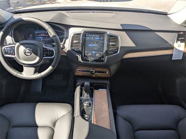 New 2025 Volvo XC90 B6 Plus w/ Protection Package Premier image 16
