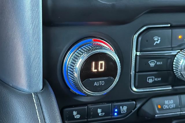 Used 2021 GMC Yukon SLT AWD/4WD image 30