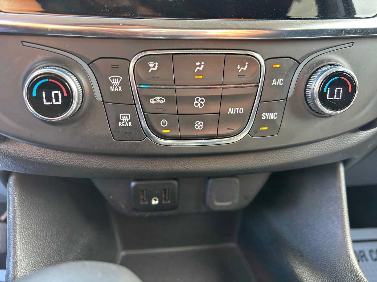 Used 2021 Chevrolet Traverse LS AWD/4WD image 29