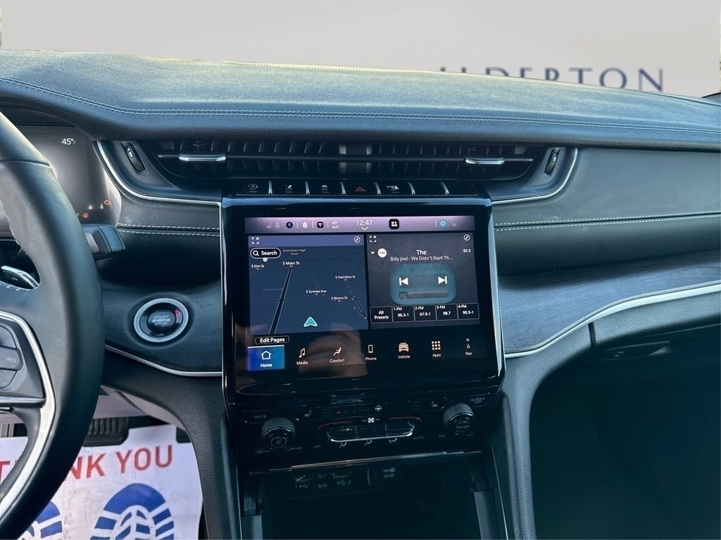 Used 2024 Jeep Grand Cherokee Limited w/ Black Appearance Package image 26