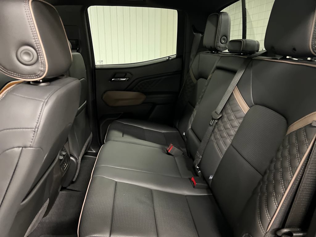 New 2026 GMC Canyon Denali w/ LPO, Black Badging Package AWD/4WD image 13