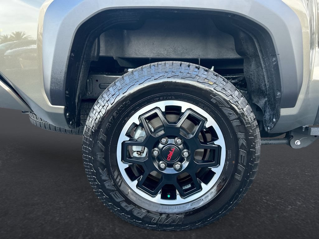 Used 2025 Toyota Tacoma TRD Off-Road AWD/4WD image 31
