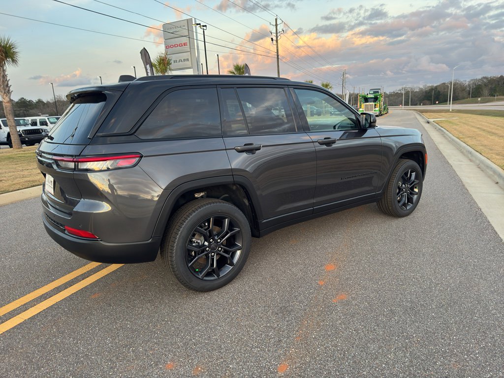 New 2025 Jeep Grand Cherokee Limited AWD/4WD image 6