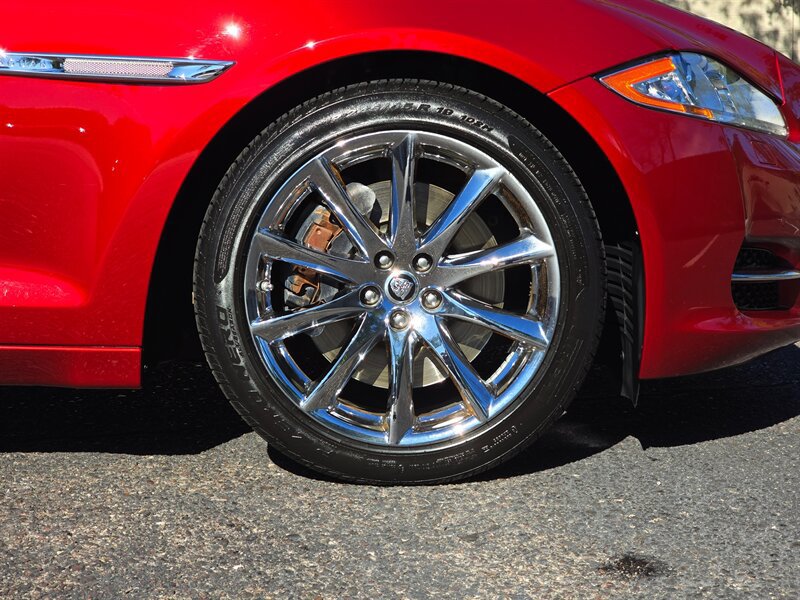 Used 2012 Jaguar XJ RWD image 38